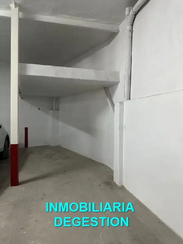 Aparcament amb ascensor en venda a Calle Zambrana, imagen 3