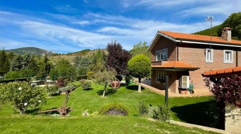 Foto 5 de Casa o xalet en venda a Calle Parque Infantil, 4, Cistierna, León