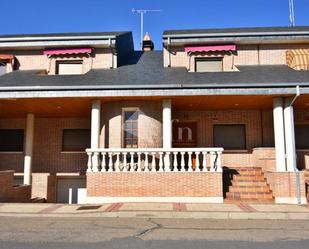 Casa adosada en venda a Peral, Íscar