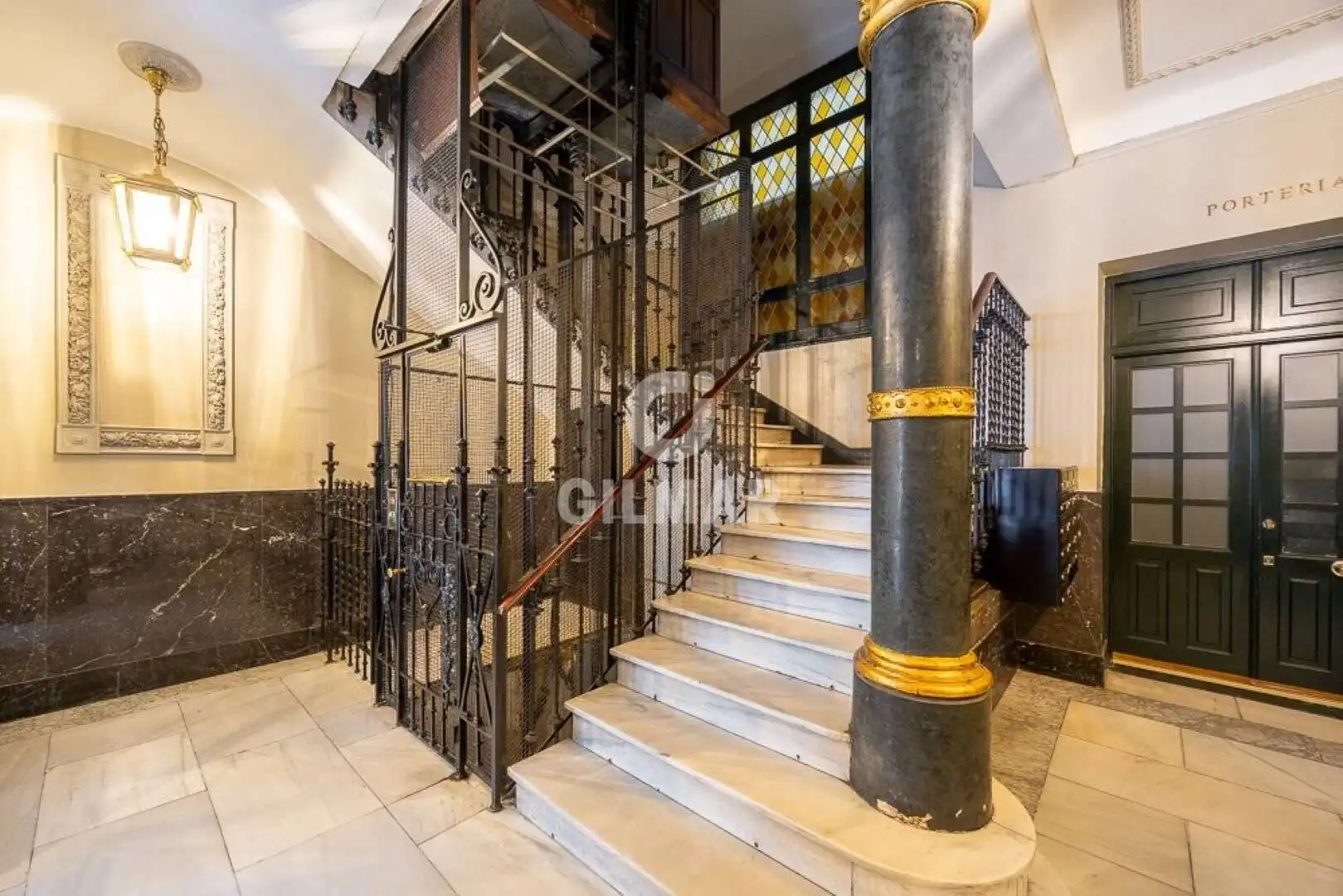 Piso en venta en Madrid con Calefacción y Balcón