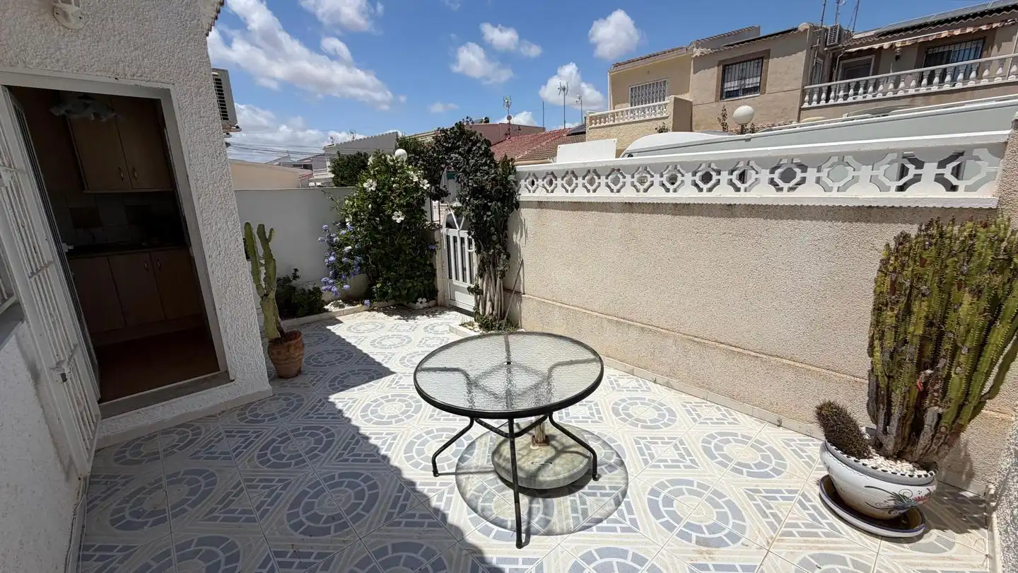 Terraza de Dúplex en venta en Torrevieja con Aire acondicionado, Jardín privado y Terraza