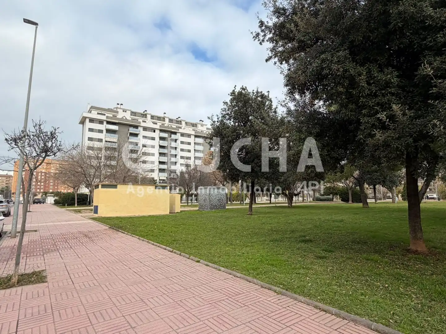 Vista exterior de Piso en venta en Castellón de la Plana / Castelló de la Plana con Balcón