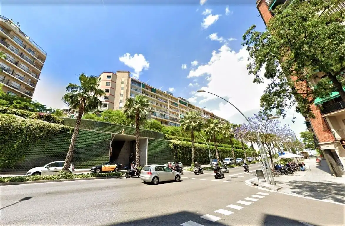 Vista exterior de Piso en venta en Barcelona