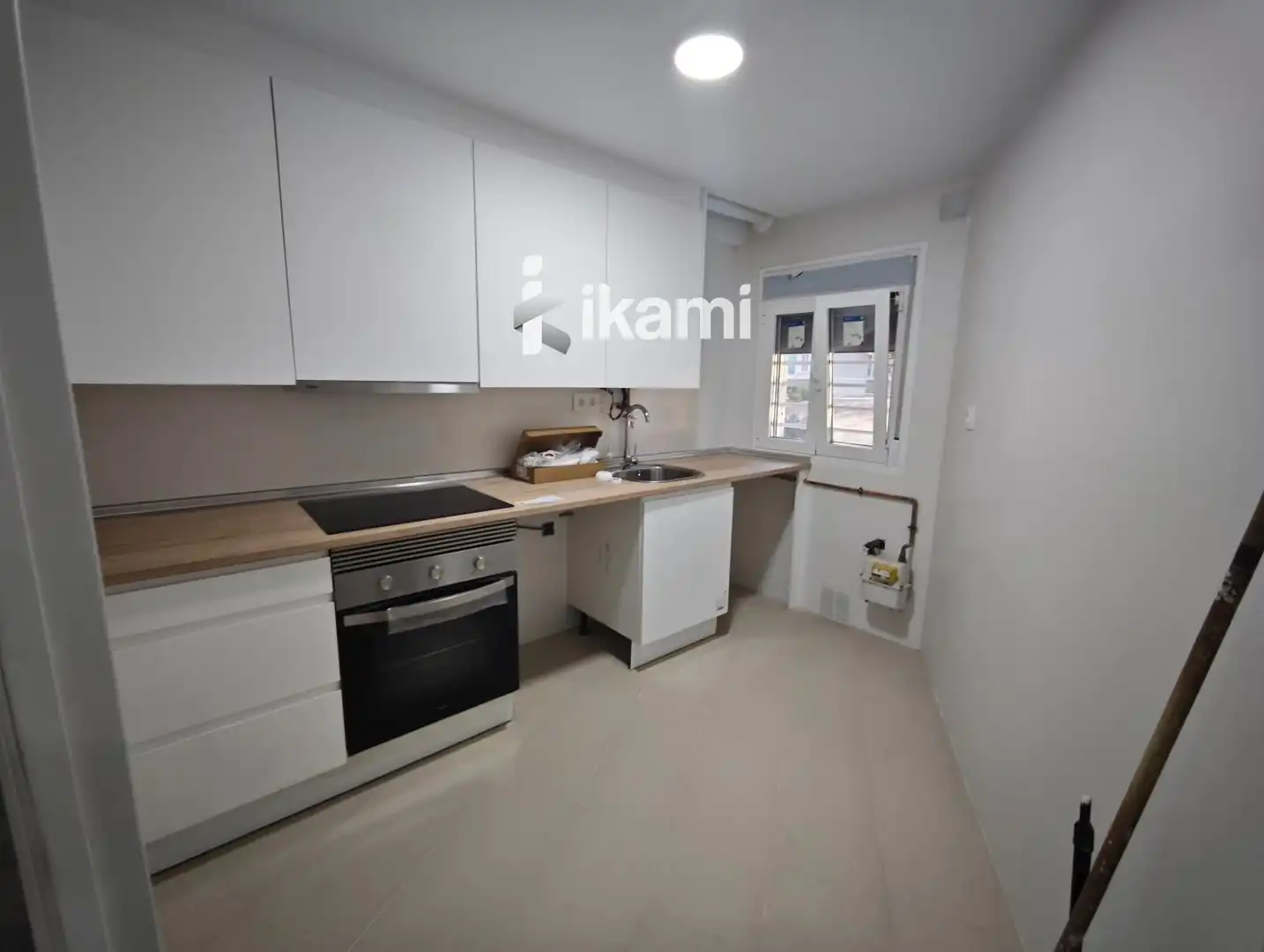 Cocina de Piso en venta en Madrid con Calefacción, Jardín privado y Amueblado