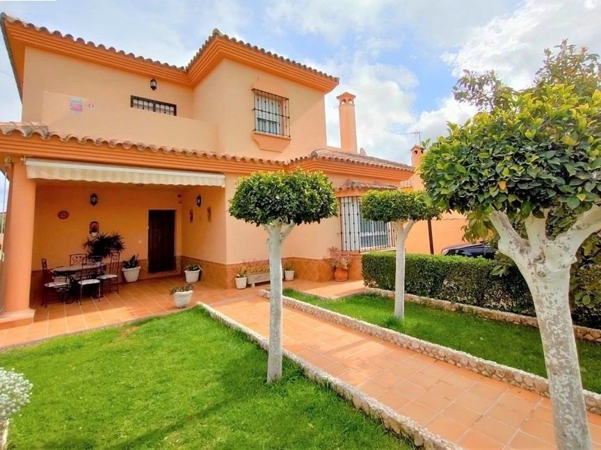 Casa o xalet en venda a Urbanización C.R.las Palomas, Las Lagunas - Campano
