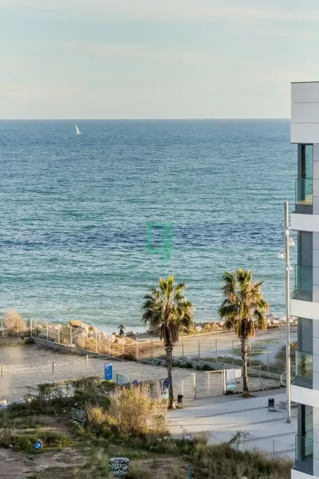 Exterior view of Flat for rent in Badalona  with Air Conditioner and Terrace