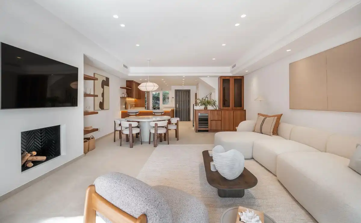 Sala d'estar de Casa o xalet de lloguer en Marbella amb Aire condicionat, Jardí privat i Piscina