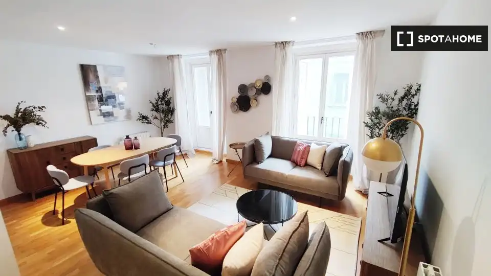 Flat with terrace to rent in Centro