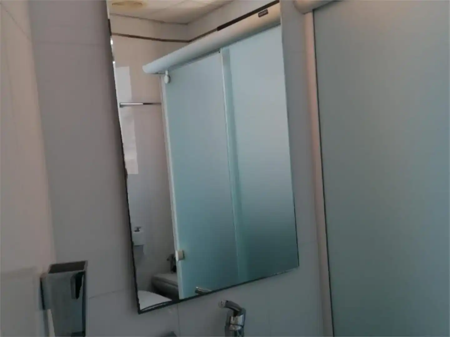 Baño de Piso de alquiler en Bormujos con Aire acondicionado, Trastero y Horno