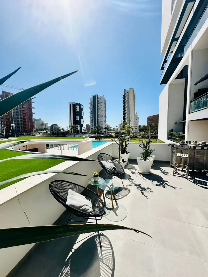 Terraza de Apartamento en venta en Calpe / Calp con Aire acondicionado, Calefacción y Jardín privado