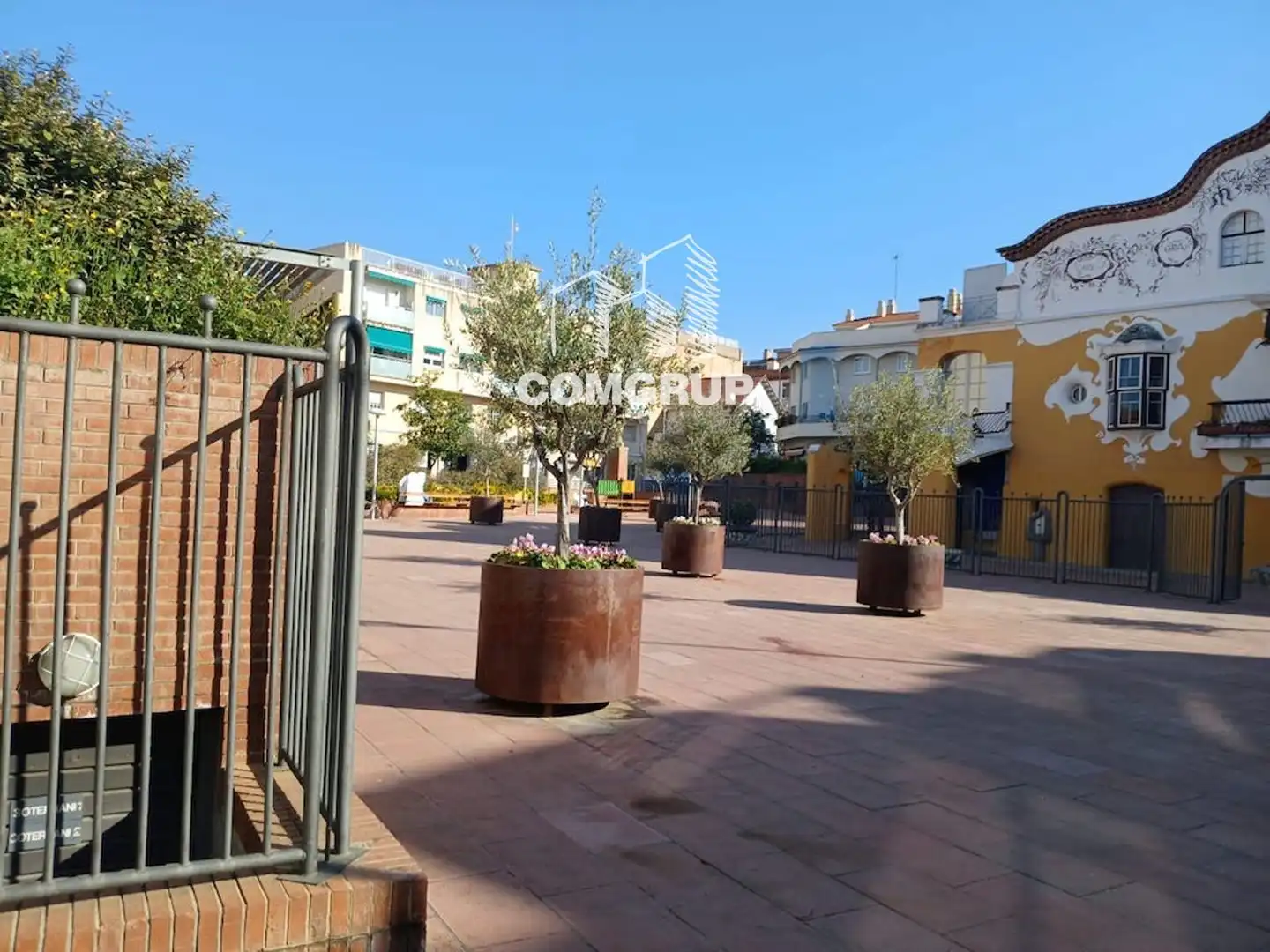 Außenansicht von Geschaftsraum zur Miete in Sant Joan Despí
