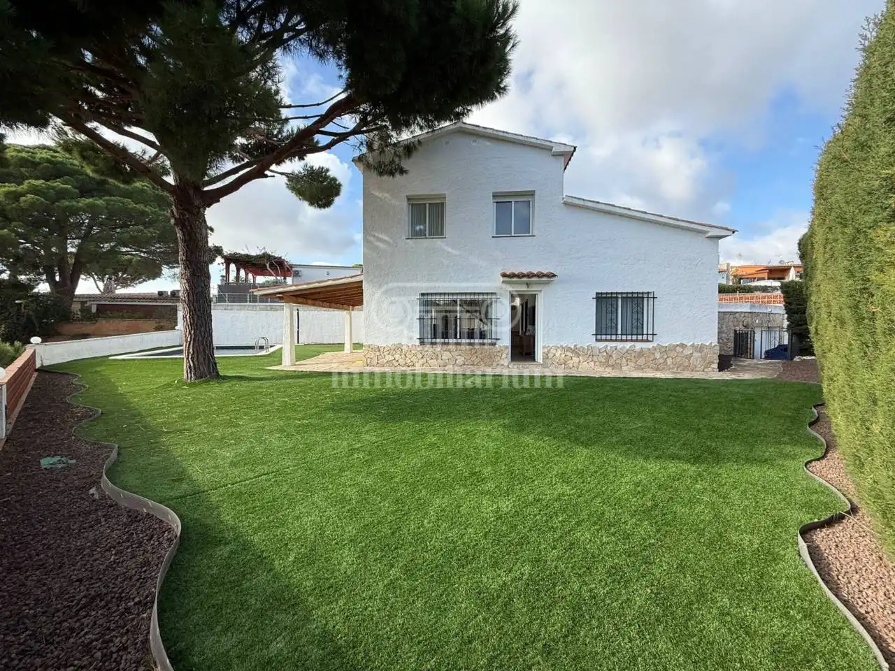 Vista exterior de Casa o xalet en venda en Lloret de Mar amb Calefacció, Jardí privat i Terrassa