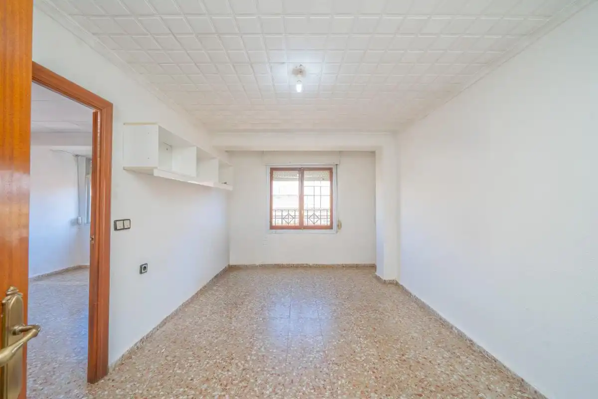 Piso en venta en Elda con Calefacción, Terraza y Trastero