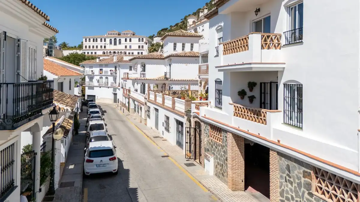 Vista exterior de Casa adosada en venda en Mijas amb Aire condicionat, Terrassa i Traster
