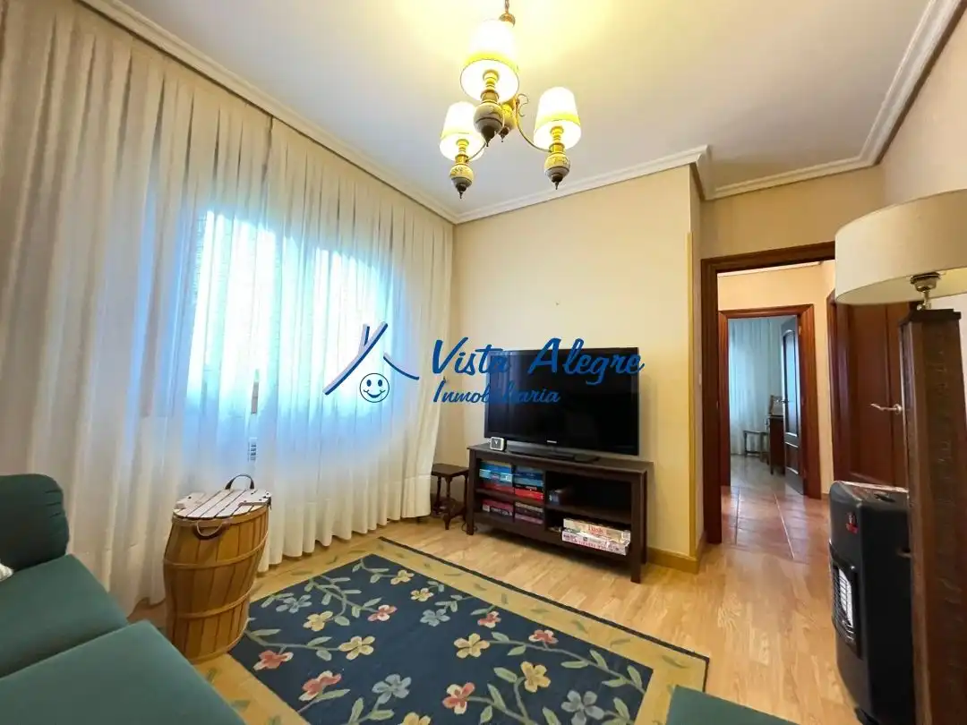 Sala de estar de Casa o chalet en venta en Cuzcurrita de Río Tirón con Calefacción, Jardín privado y Terraza
