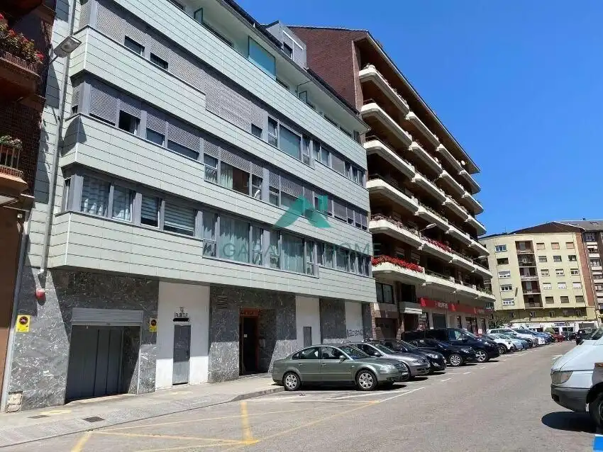 Außenansicht von Geschaftsraum zur Miete in Torrelavega 