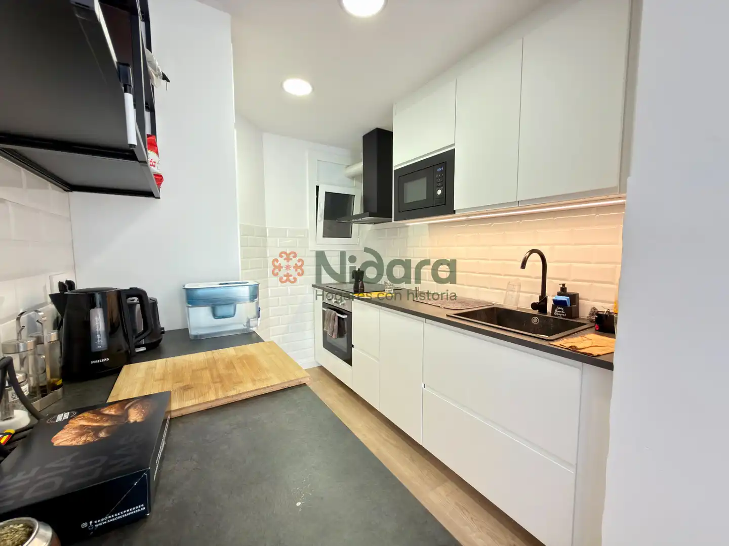 Kitchen of Flat for sale in Barcelona  with Air Conditioner, Heating and Parquet flooring