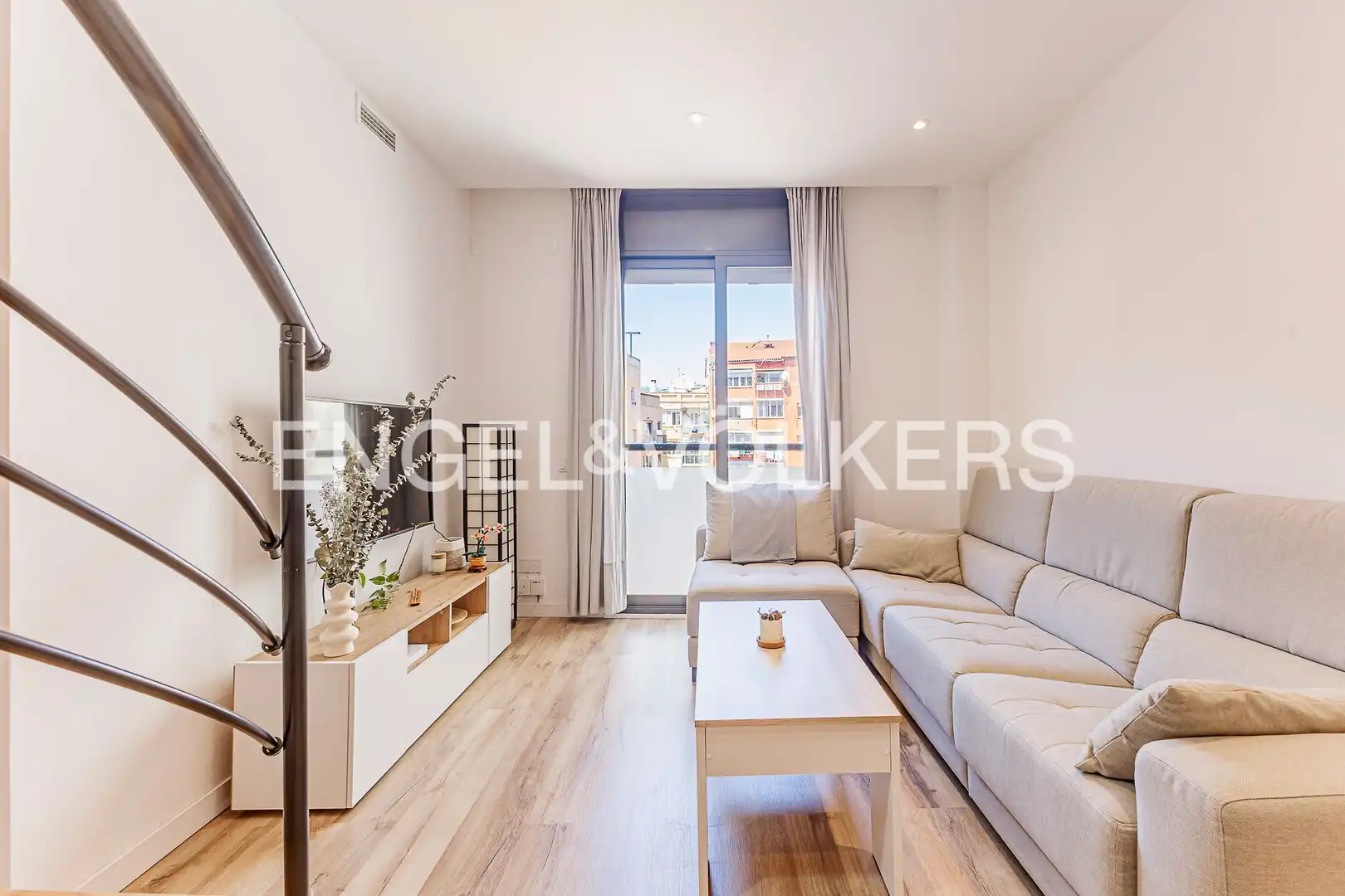 Sala de estar de Ático en venta en Barcelona con Aire acondicionado, Calefacción y Terraza
