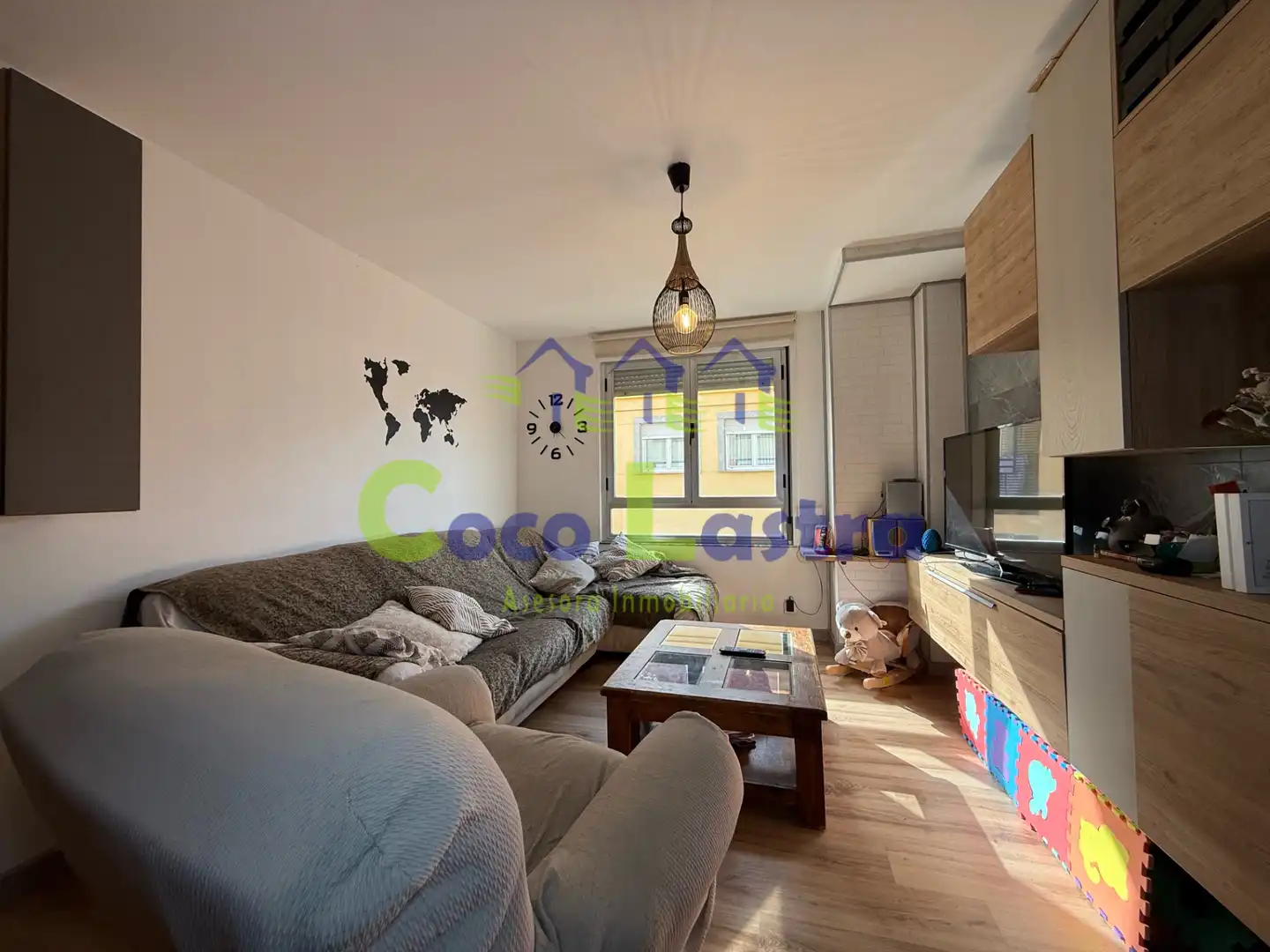 Sala de estar de Dúplex en venta en Salamanca con Calefacción, Parquet y Terraza