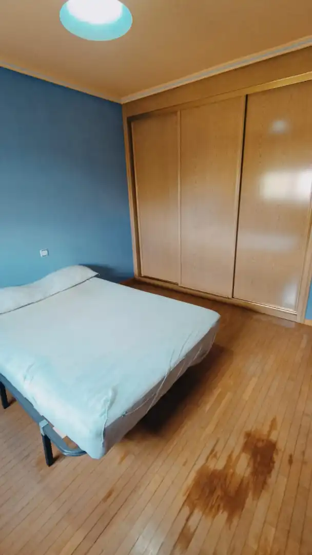 Habitación de Casa adosada en venta en Villaviciosa de Odón con Calefacción, Jardín privado y Parquet