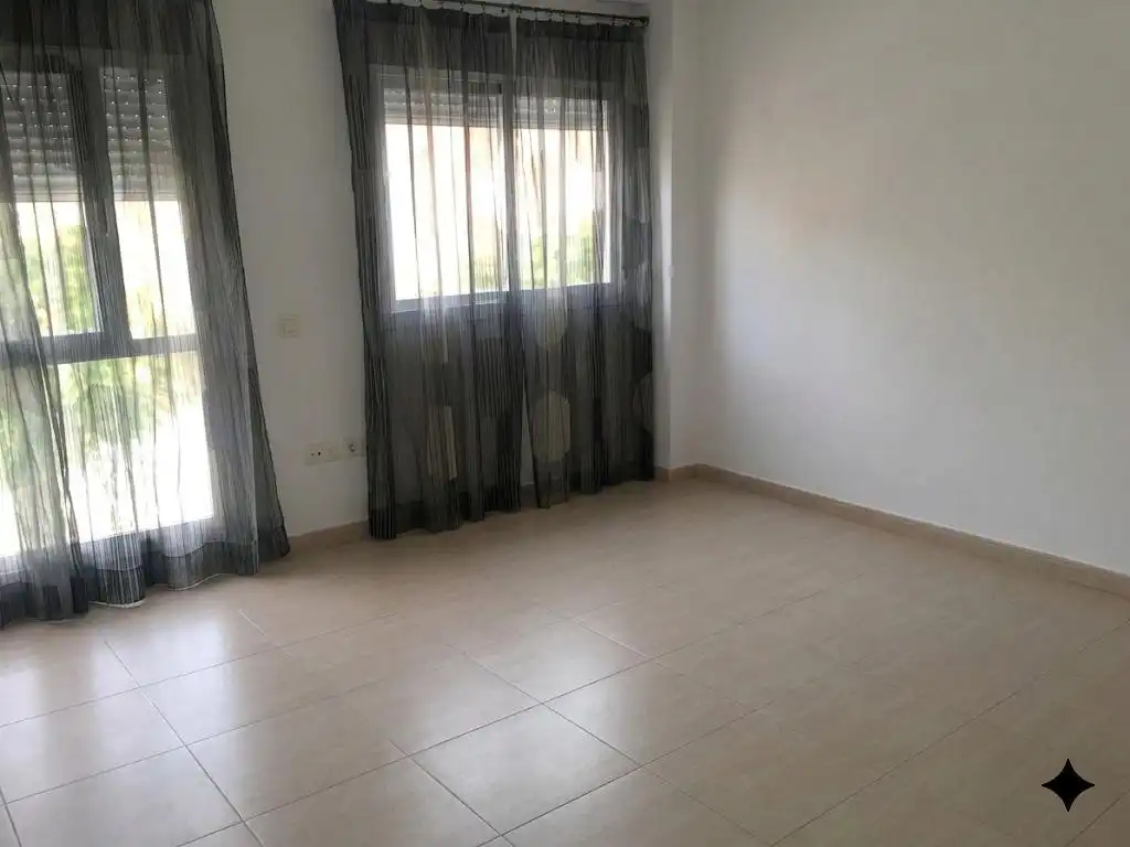 Piso con ascensor en venta en Golf Guadiana