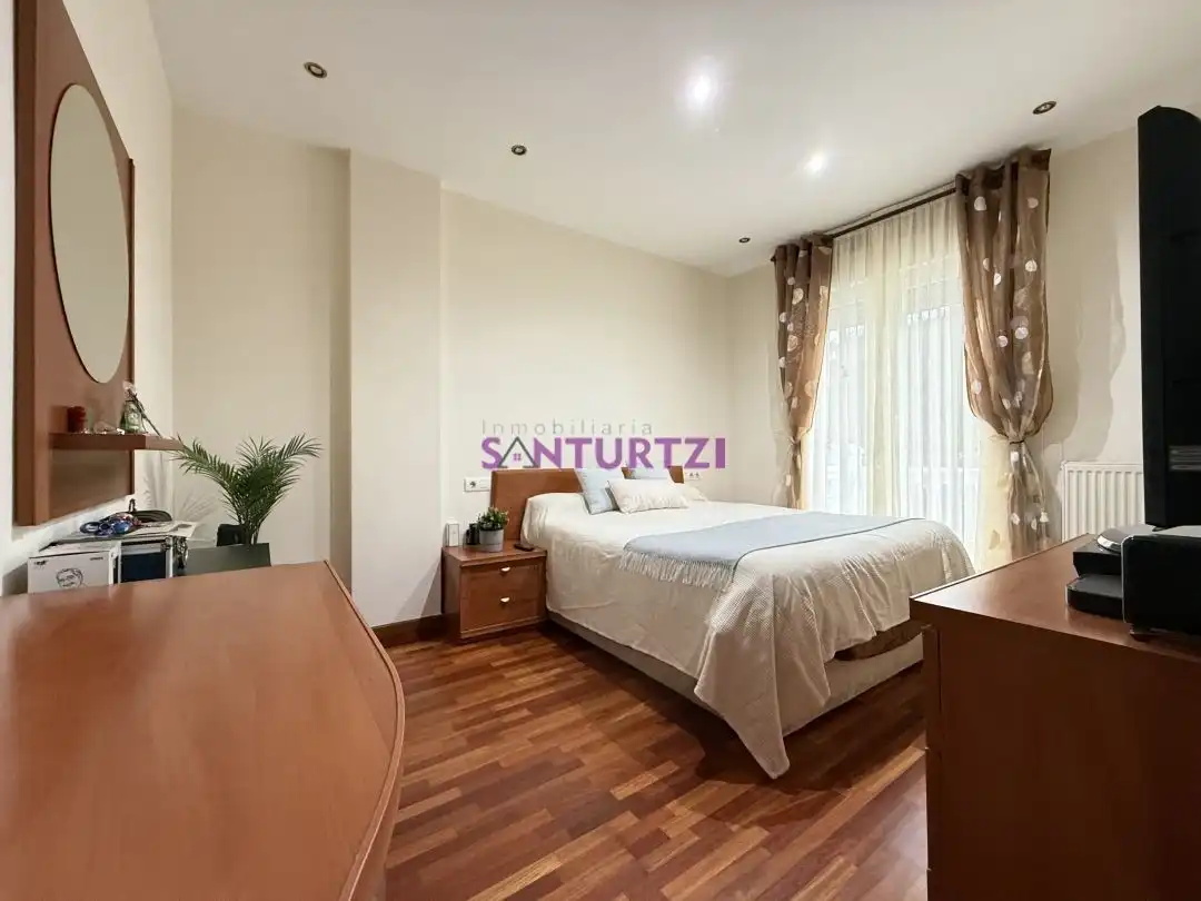 Bedroom of Detached homes for sale in Castro-Urdiales  with Heating, Terrace and Furnished