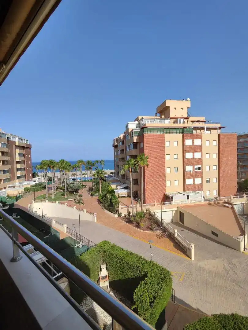Vista exterior de Pis en venda en Roquetas de Mar ciudad