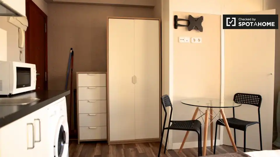 Habitación de Piso de alquiler en Barcelona con Aire acondicionado, Calefacción y Amueblado
