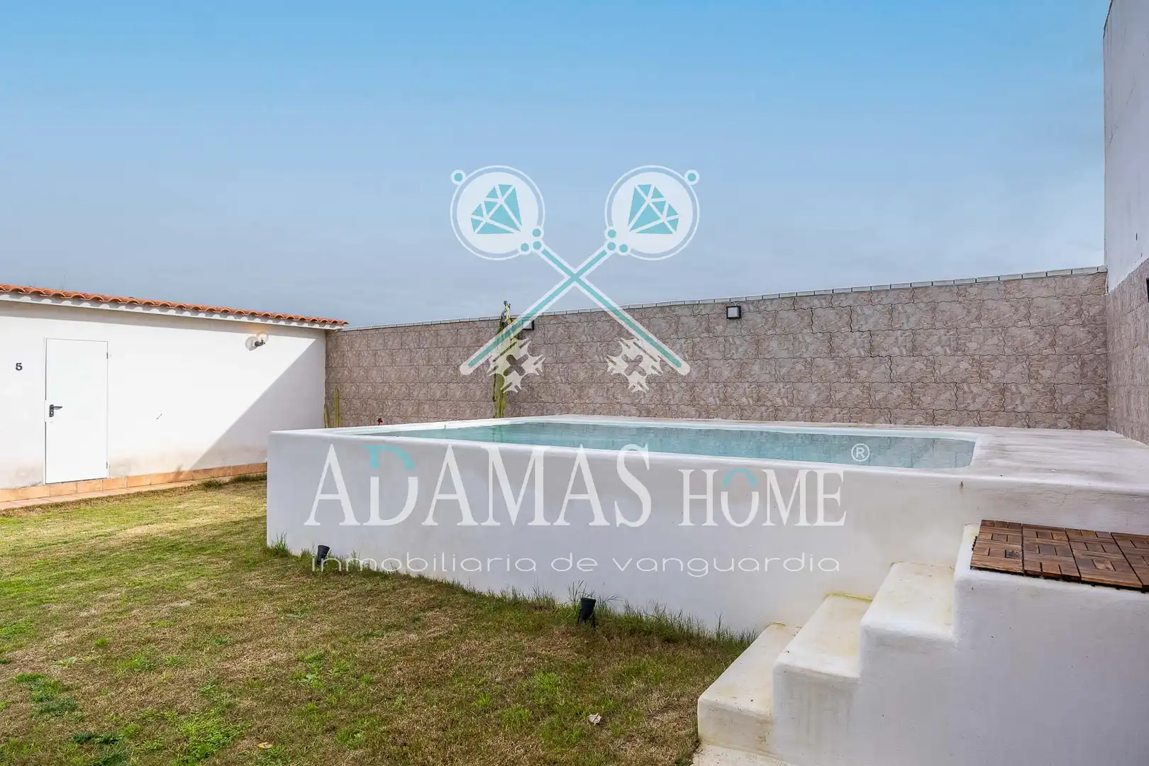 Piscina de Casa o chalet en venta en Valencina de la Concepción con Aire acondicionado, Calefacción y Jardín privado