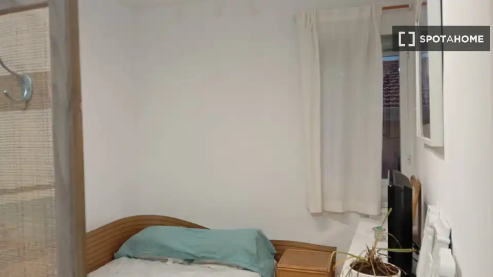 Bedroom of Flat for rent in Madrid  with Air Conditioner, Heating and Furnished