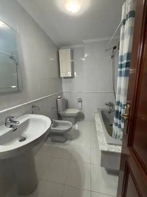 Bathroom of Flat for rent in Ferrol  with Heating, Parquet flooring and Storage room