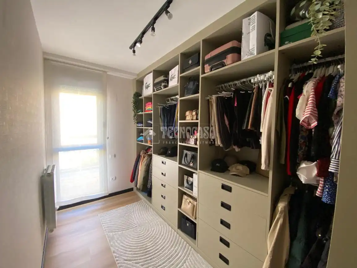 Habitación de Casa adosada en venta en Cuarte de Huerva con Aire acondicionado y Calefacción