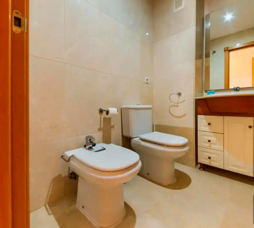 Bathroom of Flat for sale in Benalmádena  with Air Conditioner, Terrace and Community pool