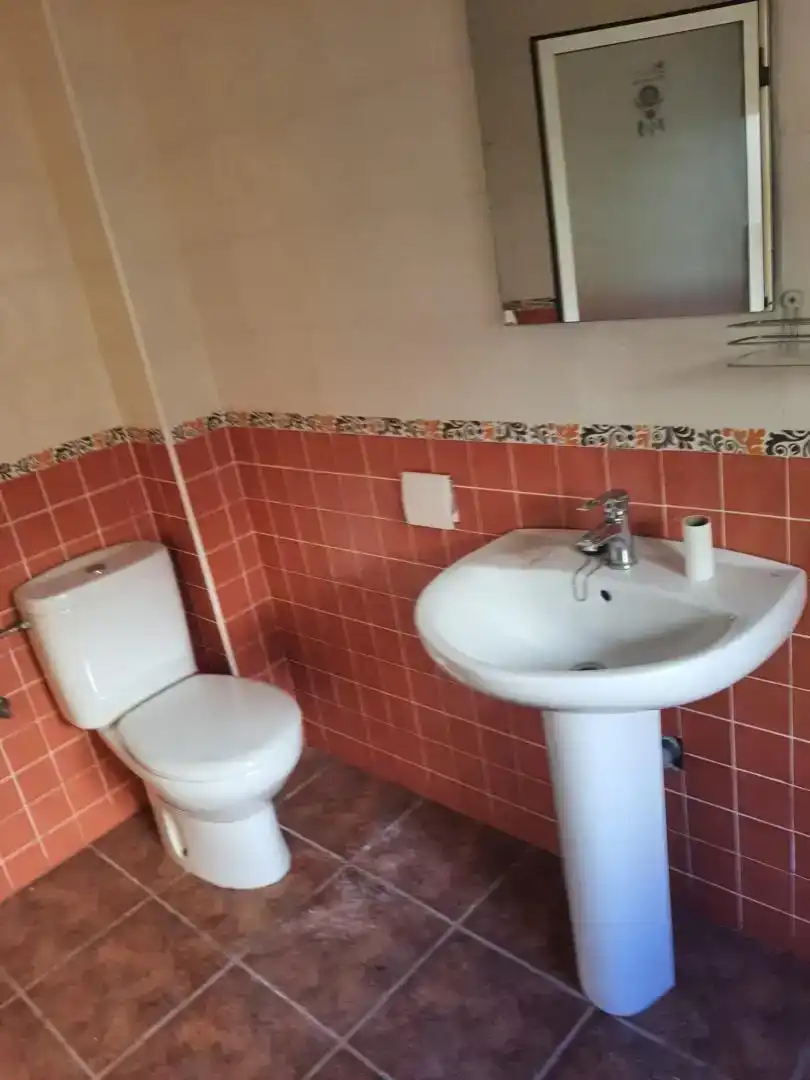 Baño de Finca rústica en venta en Villena con Jardín privado, Trastero y Amueblado