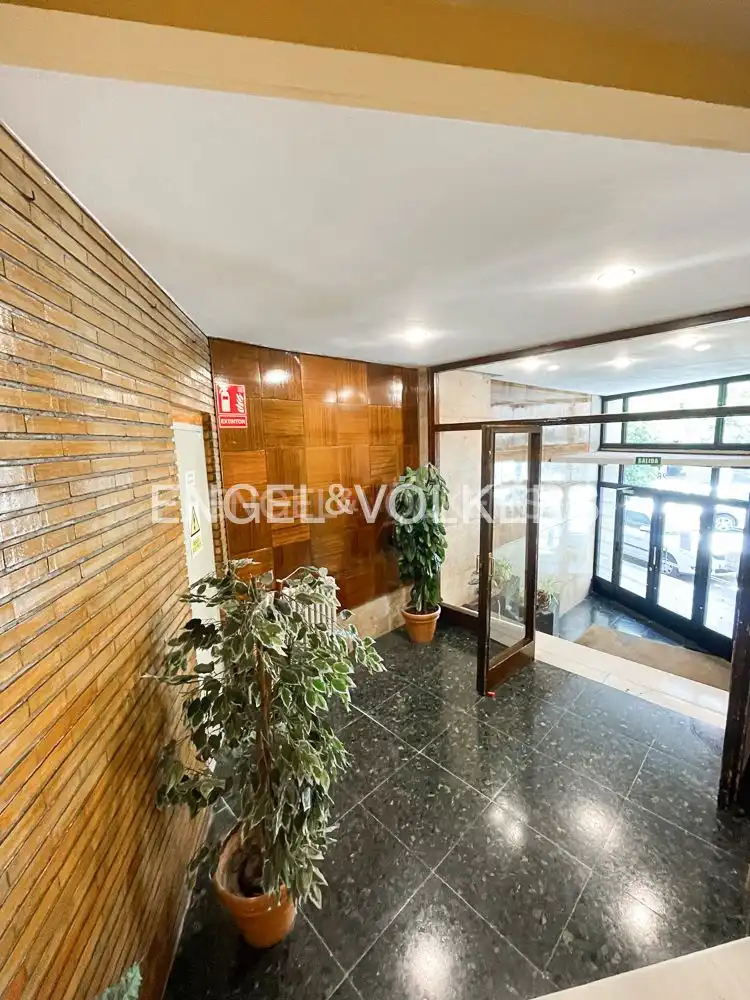 Flat for rent in Madrid  with Air Conditioner, Heating and Furnished