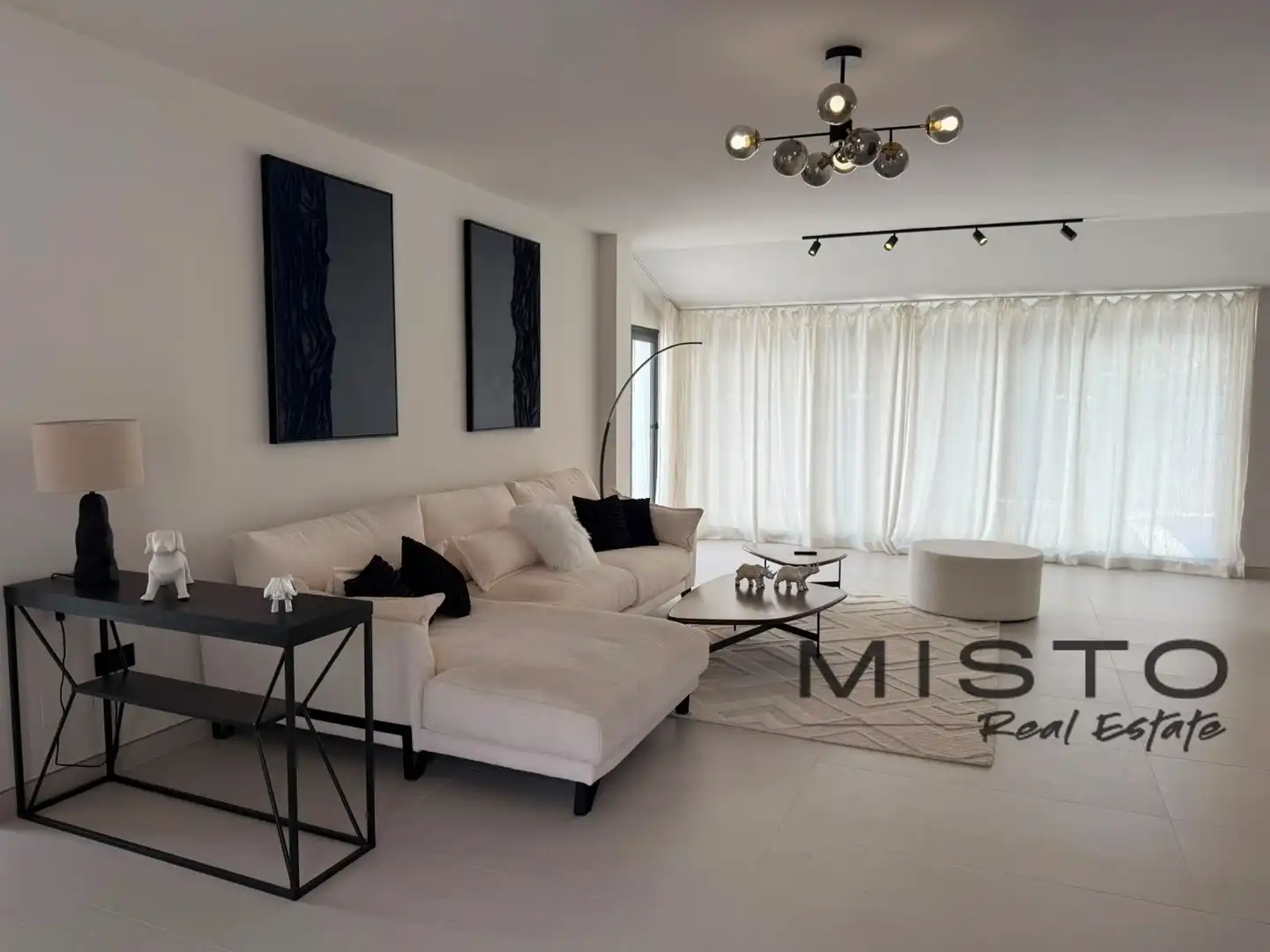 Living room of Houses for rent in Nueva Andalucía