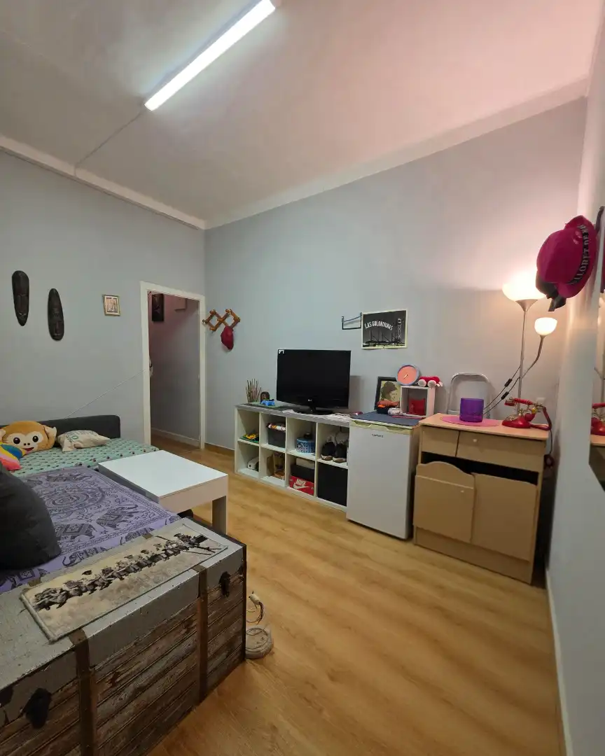 Habitación de Local en venta en Barcelona con Aire acondicionado, Parquet y Amueblado