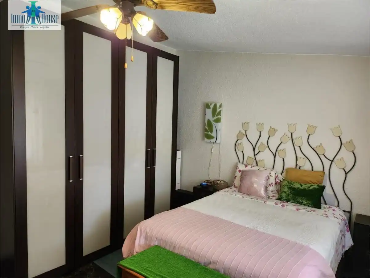Habitación de Casa o chalet en venta en Albacete con Aire acondicionado, Trastero y Piscina comunitaria