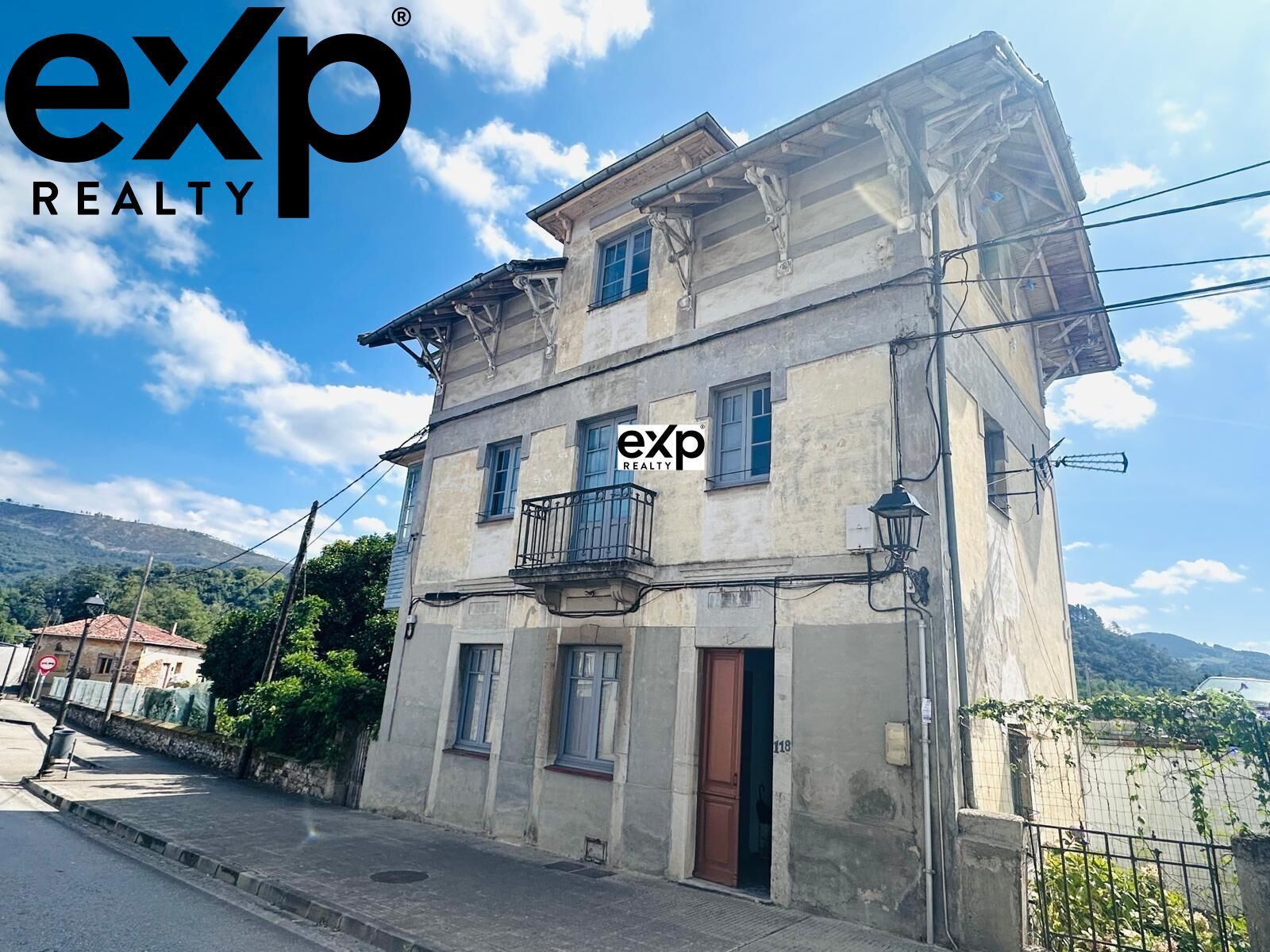 Exterior view of House or chalet for sale in Salas  with Heating, Private garden and Terrace