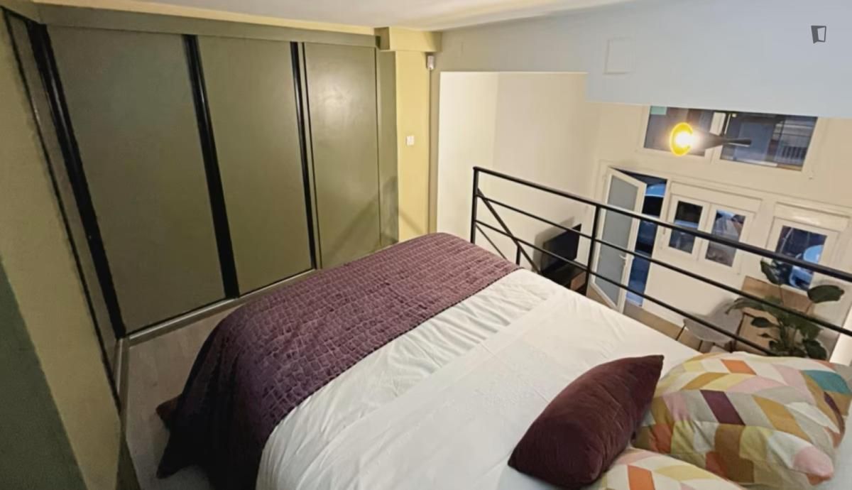 Habitación de Estudio de alquiler en  Madrid Capital con Amueblado, Horno y Lavadora