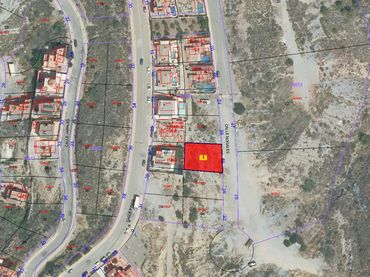 Residential land for sale in Calle los Nogales 28