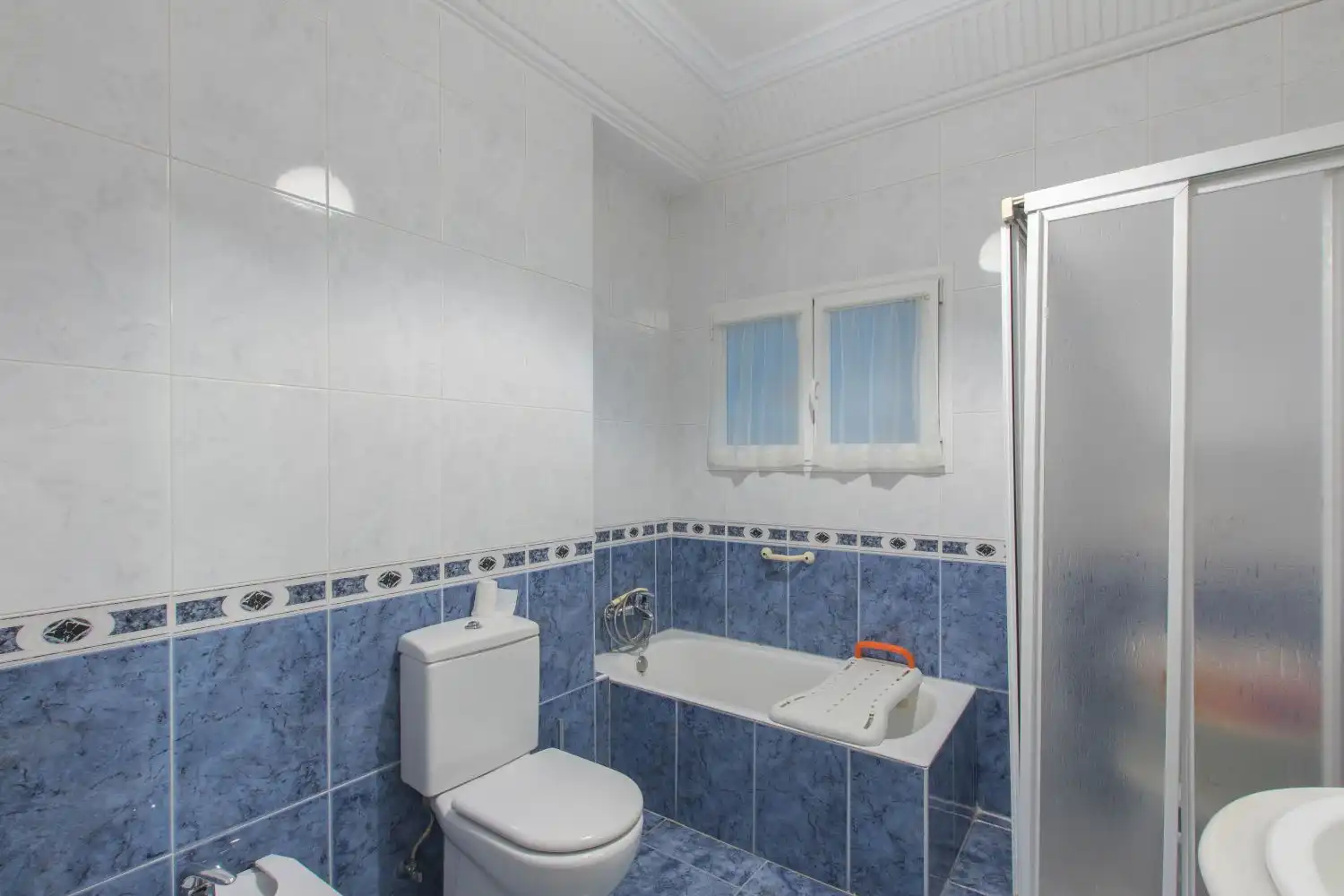 Bathroom of Flat for sale in  Pamplona / Iruña  with Heating and Balcony