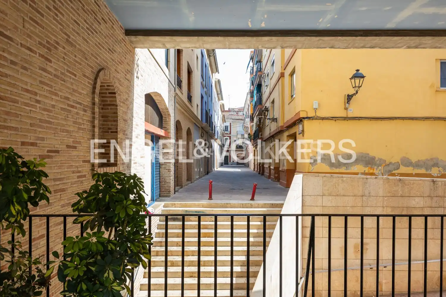 Vista exterior de Dúplex de alquiler en Alzira con Aire acondicionado, Calefacción y Terraza