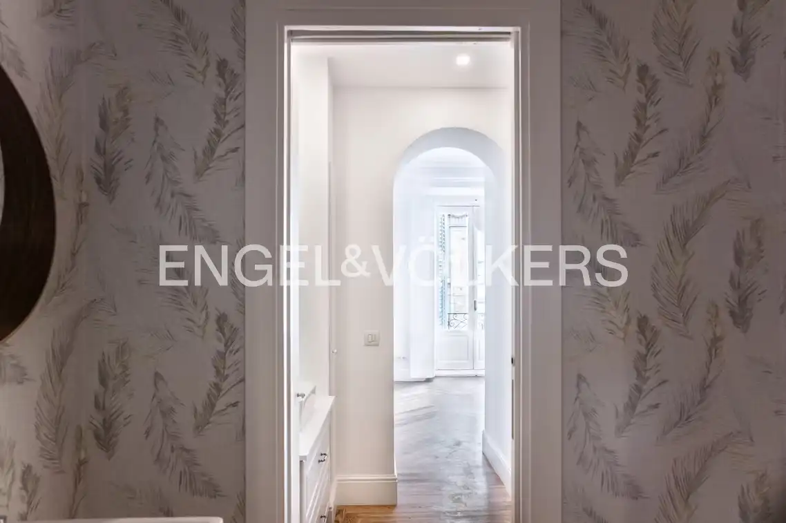 Flat for rent in Madrid  with Air Conditioner, Heating and Balcony