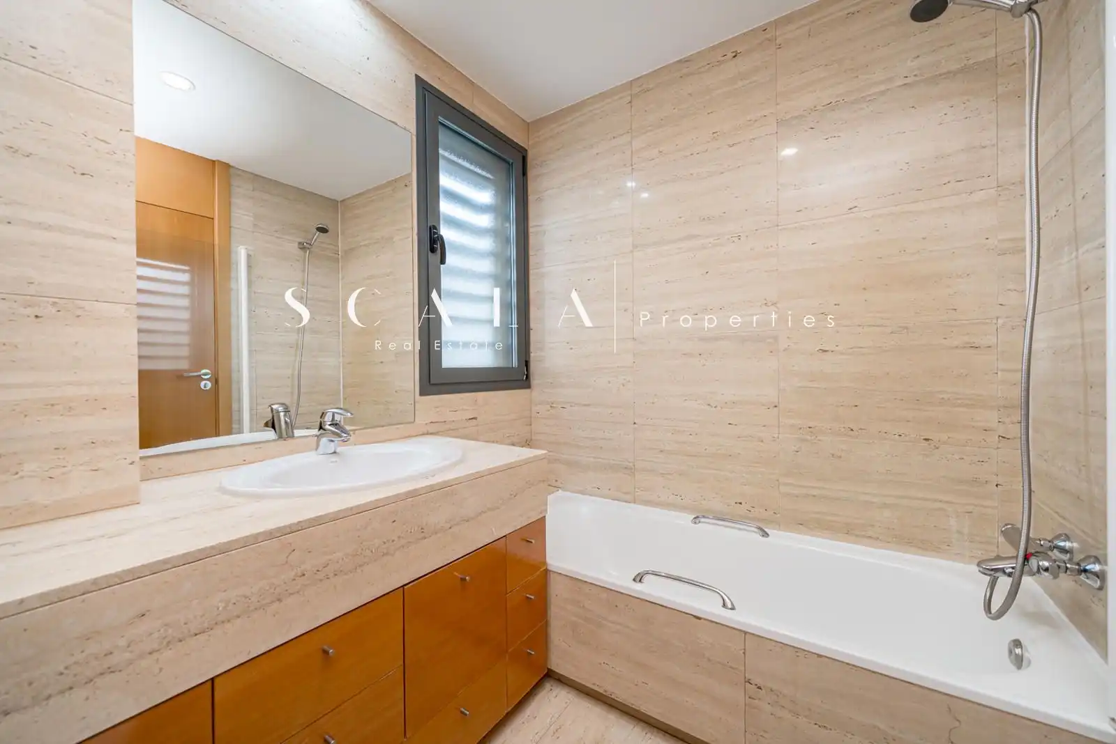 Baño de Piso en venta en Madrid con Aire acondicionado, Calefacción y Parquet