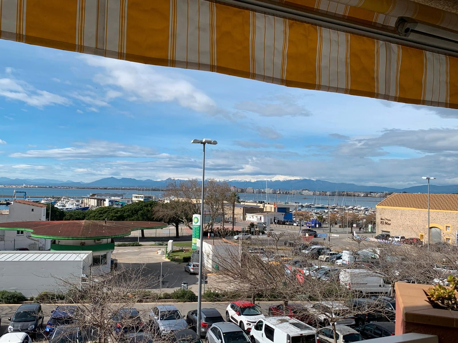Vista exterior de Pis en venda en Roses amb Aire condicionat, Calefacció i Terrassa