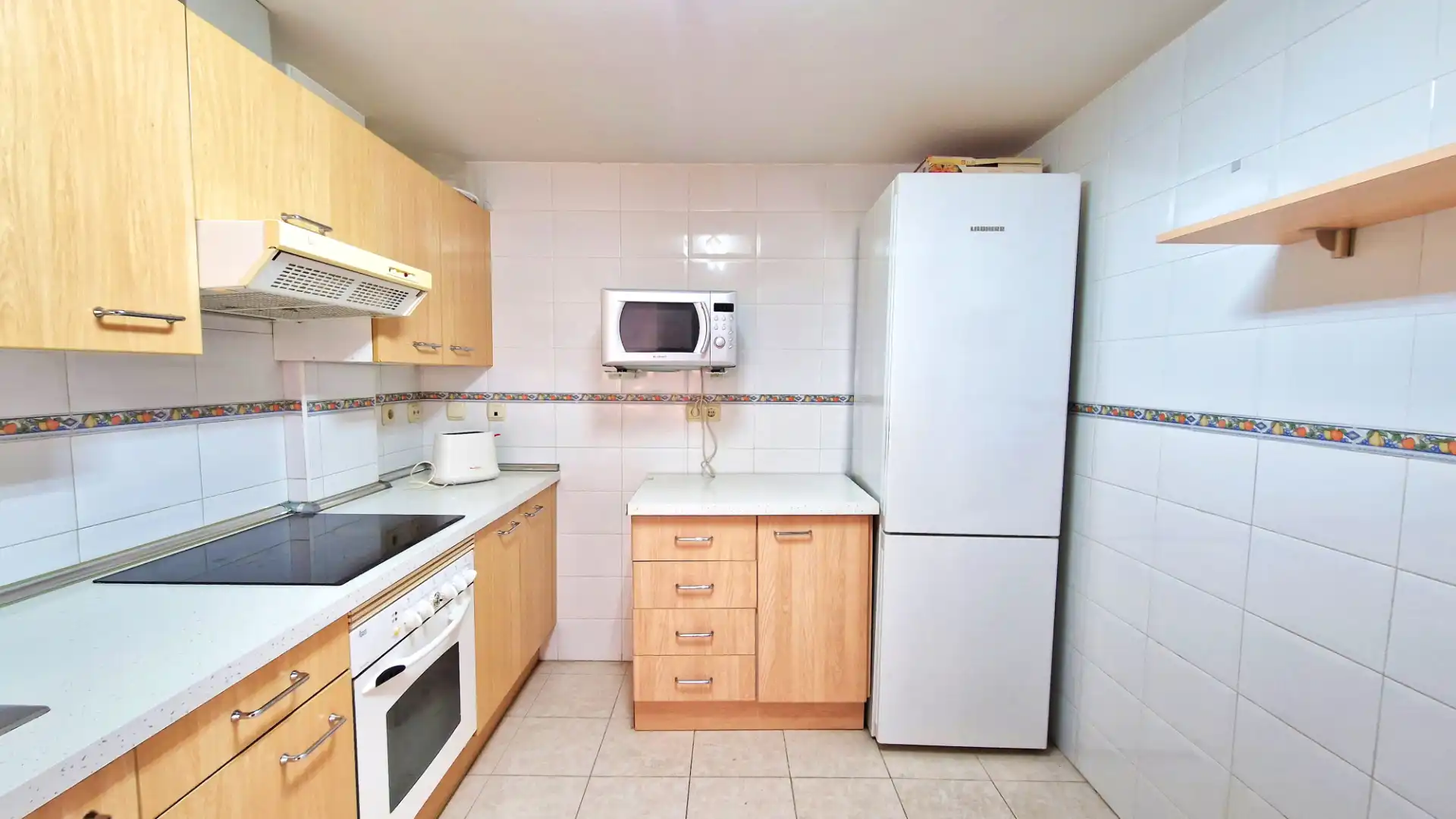 Kitchen of Houses for sale in Málaga  with Air Conditioner, Terrace and Furnished