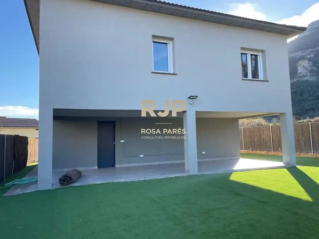 Exterior view of Houses for rent in Centelles  with Heating, Terrace and Storage room