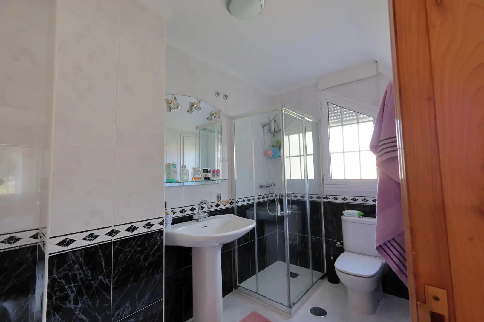 Badezimmer von Haus oder Chalet zum Verkauf in O Barco de Valdeorras   mit Heizung, Terrasse und Schwimmbad