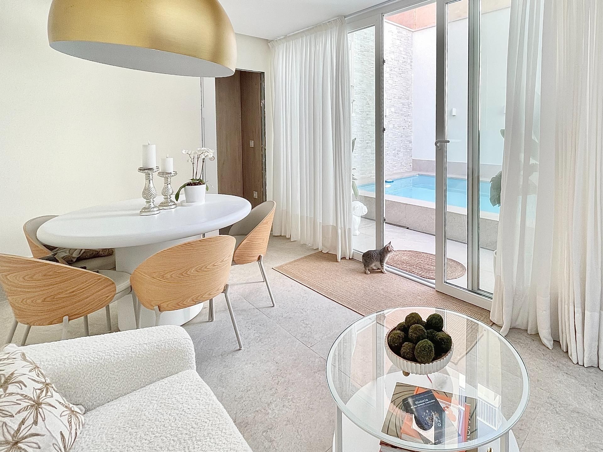 Sala d'estar de Casa o xalet en venda en Fuengirola amb Aire condicionat, Calefacció i Terrassa